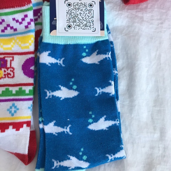 PLEASE LIKE THE LISTING AND FOLLOW US 4 FOR 20 SOCKS - Picture 6 of 10